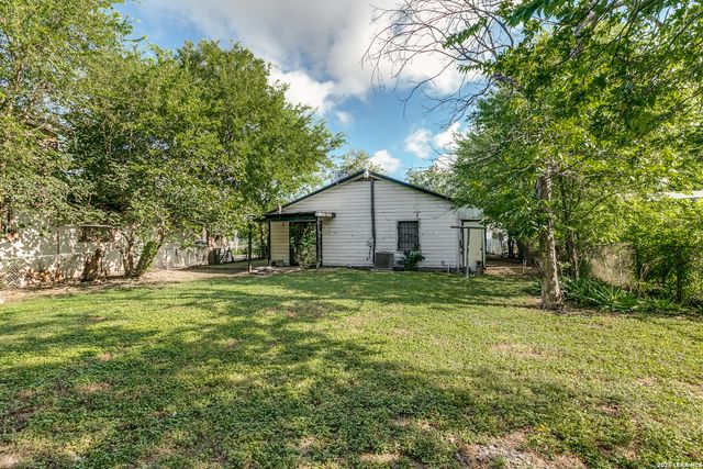 3938 Motes Dr, San Antonio, TX 78237