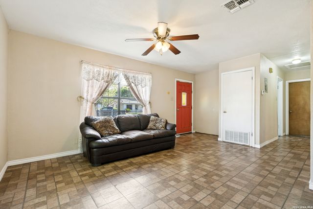 3938 Motes Dr, San Antonio, TX 78237