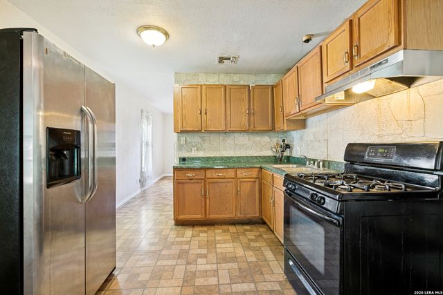 3938 Motes Dr, San Antonio, TX 78237