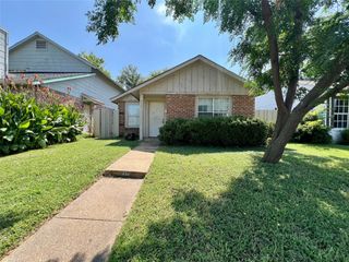 452 Pleasant Meadows Lane, Dallas, TX 75217