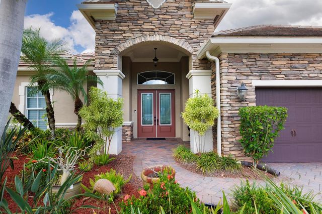 912 SW Sun Circle, Palm City, FL 34990