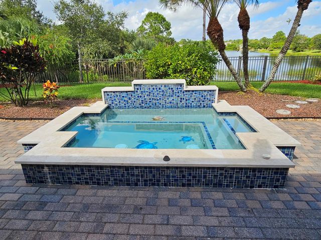 912 SW Sun Circle, Palm City, FL 34990