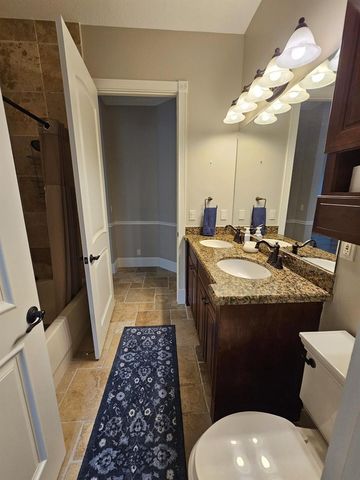 912 SW Sun Circle, Palm City, FL 34990