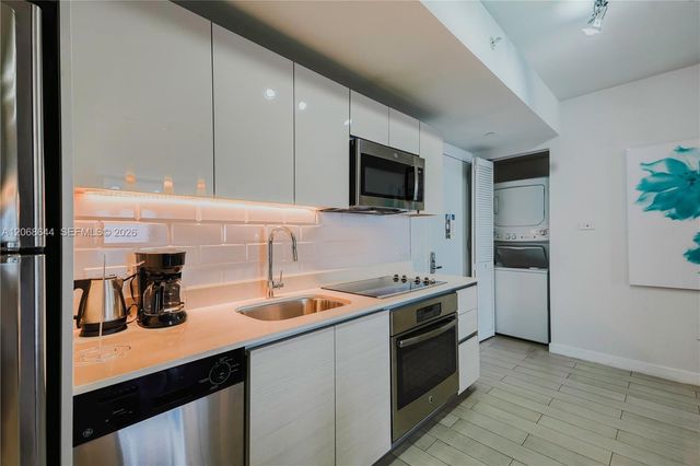 2602 E Hallandale Beach Boulevard R1905, Hallandale Beach, FL 33009