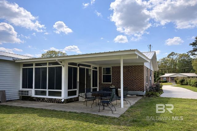 402 N Forest Hill Drive, Brewton, AL 36426