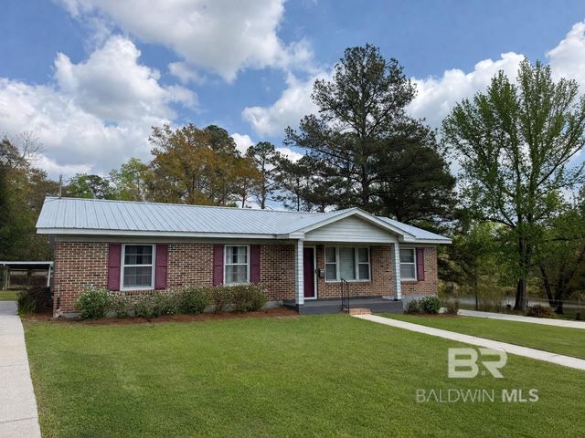 402 N Forest Hill Drive, Brewton, AL 36426