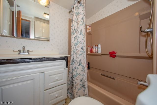 13 Glenwood Ln, Vernon Twp., NJ 07461