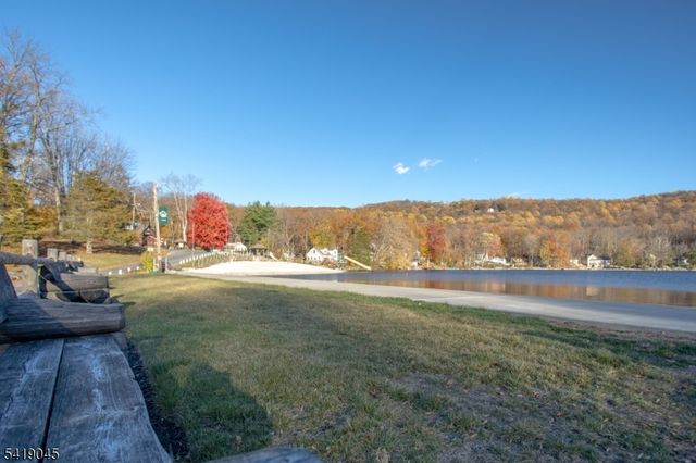 13 Glenwood Ln, Vernon Twp., NJ 07461