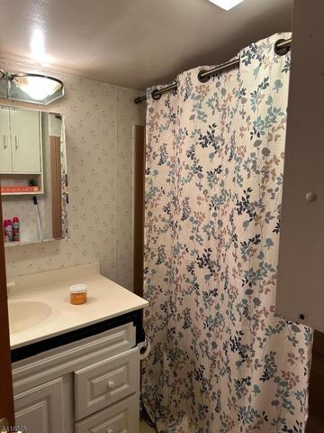 13 Glenwood Ln, Vernon Twp., NJ 07461