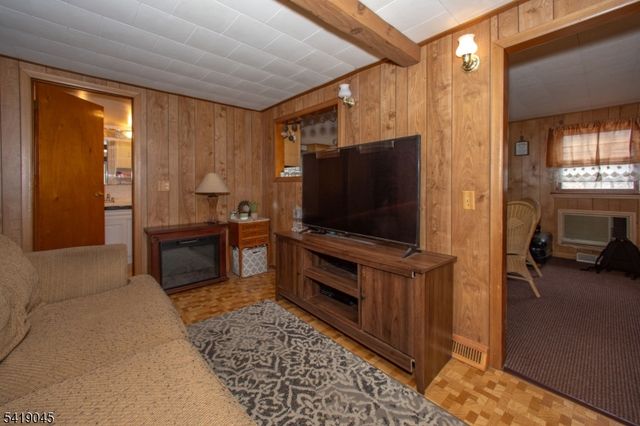 13 Glenwood Ln, Vernon Twp., NJ 07461