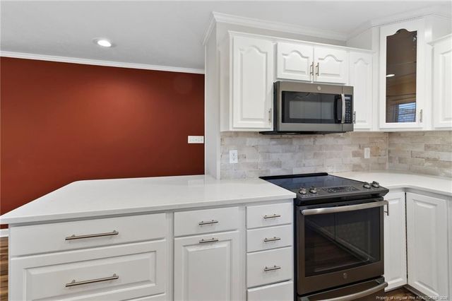 402 Thorncliff Drive, Fayetteville, NC 28303