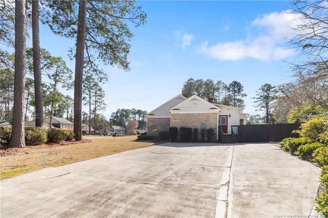 402 Thorncliff Drive, Fayetteville, NC 28303