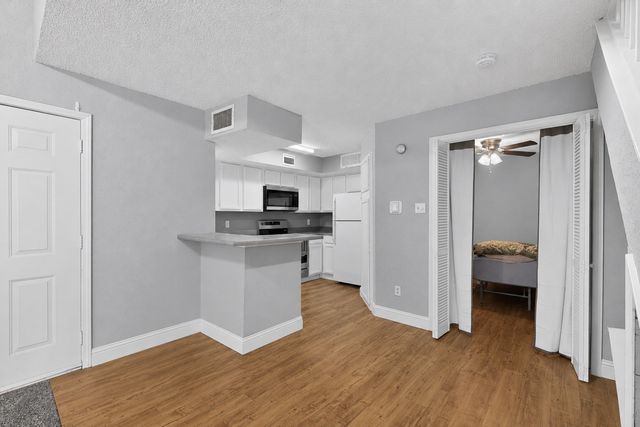 9811 Walnut Street 203, Dallas, TX 75243