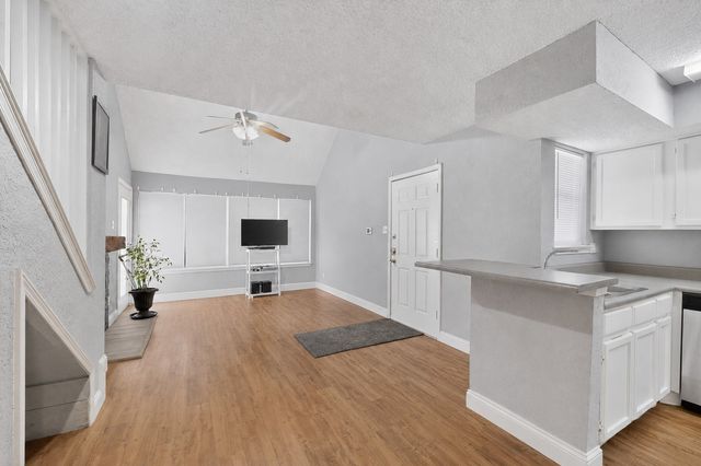 9811 Walnut Street 203, Dallas, TX 75243