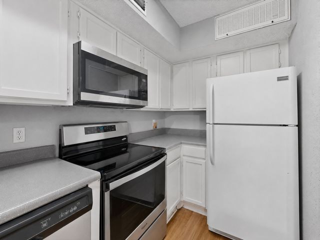9811 Walnut Street 203, Dallas, TX 75243