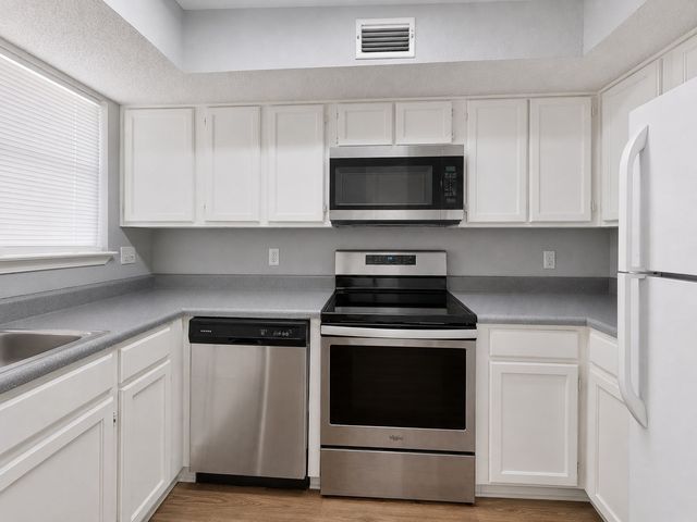 9811 Walnut Street 203, Dallas, TX 75243