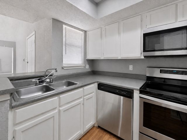 9811 Walnut Street 203, Dallas, TX 75243
