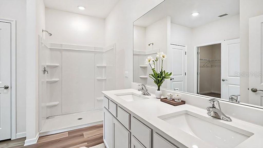 Image 6 of property listing at 24231 NW 13TH BOULEVARD, Newberry, FL 32669