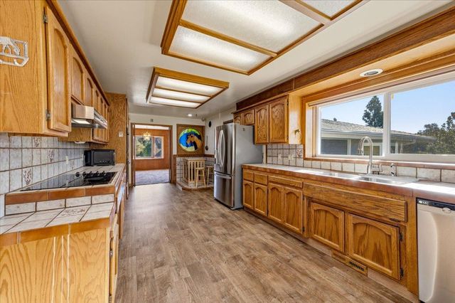 22233 Mccourtney Rd, Grass Valley, CA 95949