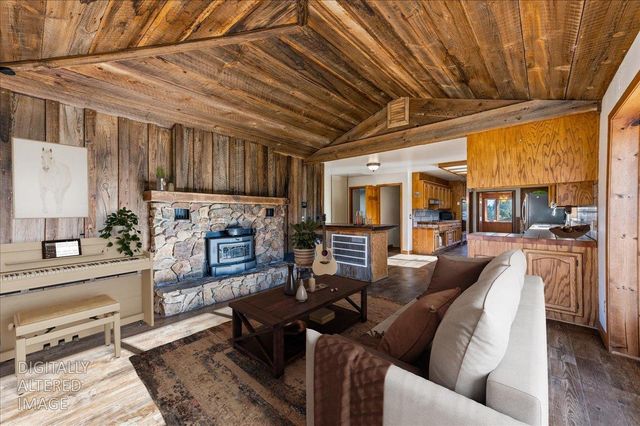 22233 Mccourtney Rd, Grass Valley, CA 95949