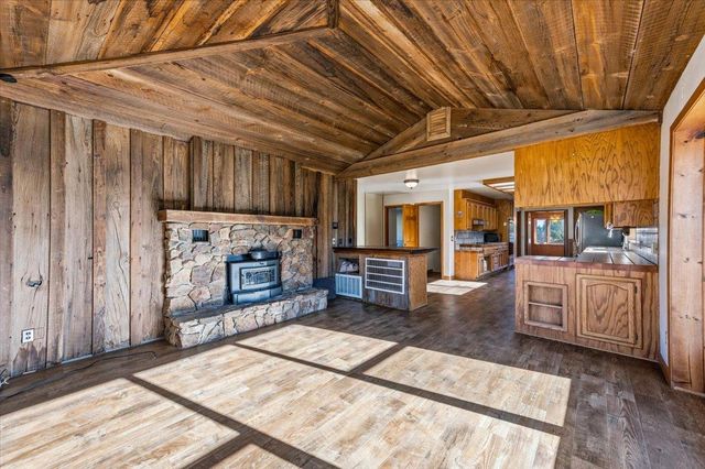 22233 Mccourtney Rd, Grass Valley, CA 95949