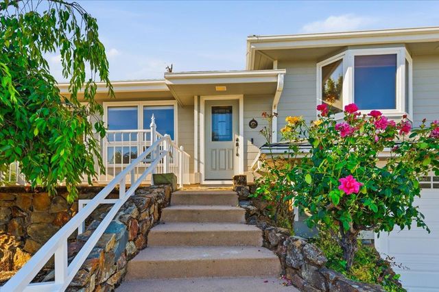 22233 Mccourtney Rd, Grass Valley, CA 95949