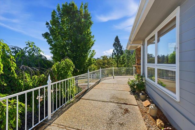 22233 Mccourtney Rd, Grass Valley, CA 95949