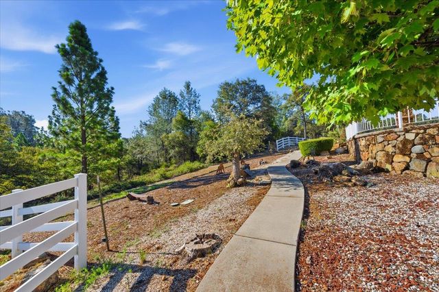 22233 Mccourtney Rd, Grass Valley, CA 95949