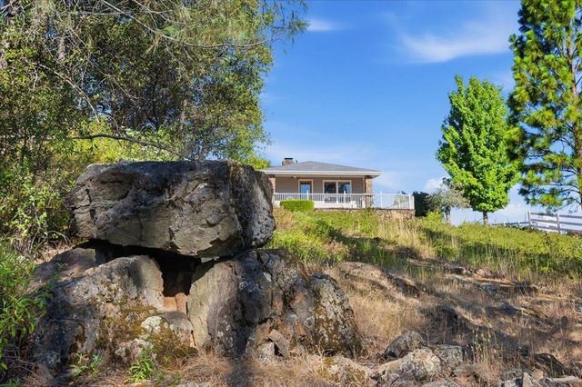 22233 Mccourtney Rd, Grass Valley, CA 95949