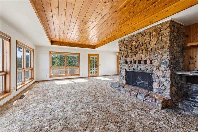 22233 Mccourtney Rd, Grass Valley, CA 95949