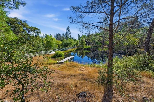 22233 Mccourtney Rd, Grass Valley, CA 95949