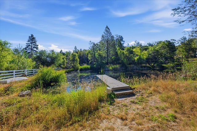 22233 Mccourtney Rd, Grass Valley, CA 95949