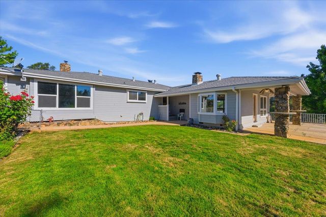 22233 Mccourtney Rd, Grass Valley, CA 95949