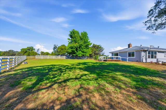 22233 Mccourtney Rd, Grass Valley, CA 95949