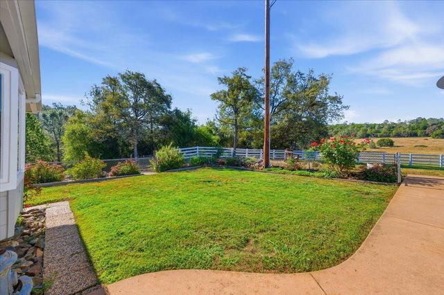 22233 Mccourtney Rd, Grass Valley, CA 95949