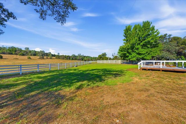 22233 Mccourtney Rd, Grass Valley, CA 95949
