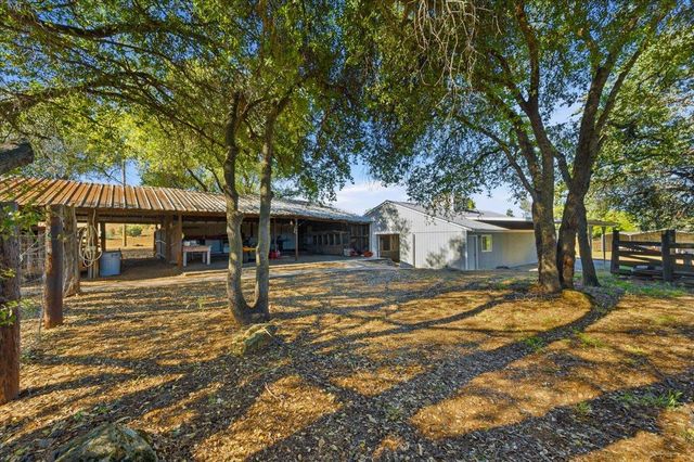 22233 Mccourtney Rd, Grass Valley, CA 95949