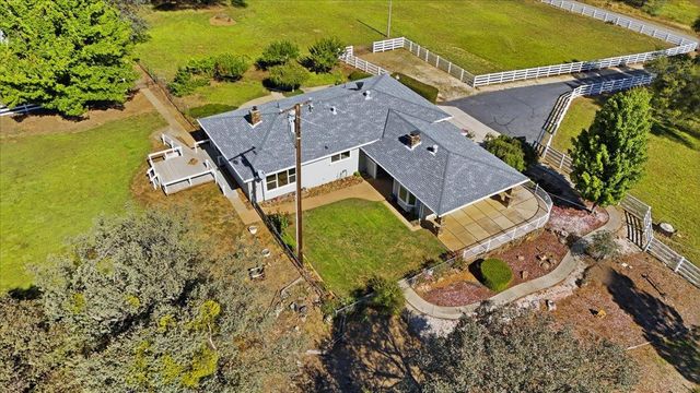 22233 Mccourtney Rd, Grass Valley, CA 95949
