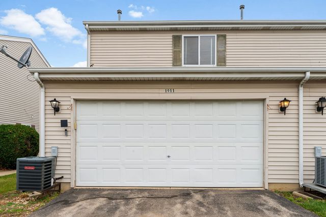 1911 MAYAN Court 1911, Joliet, IL 60435