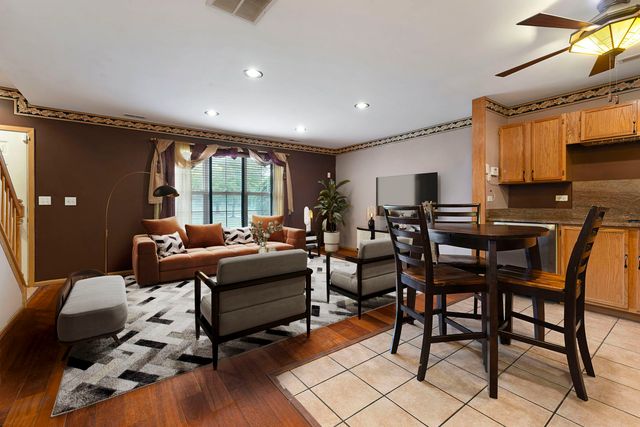 1911 MAYAN Court 1911, Joliet, IL 60435