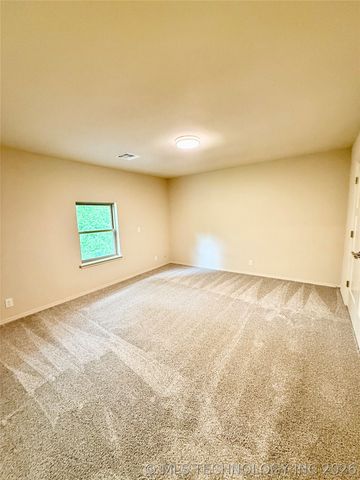 12005 E 85th Place North, Owasso, OK 74055