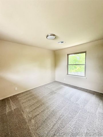 12005 E 85th Place North, Owasso, OK 74055
