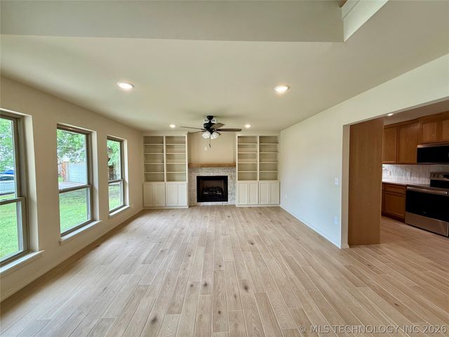 12005 E 85th Place North, Owasso, OK 74055