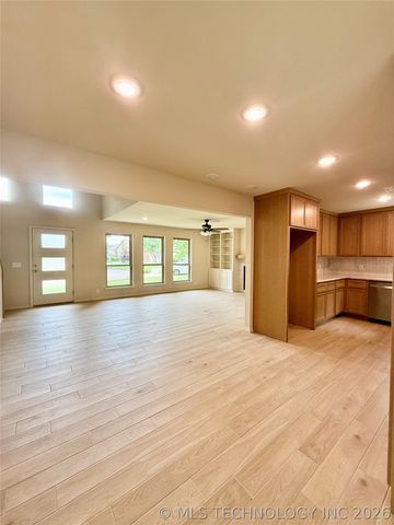 12005 E 85th Place North, Owasso, OK 74055