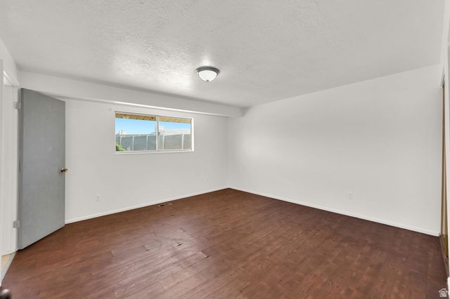 1453 S VALHALLA DR, Clearfield, UT 84015