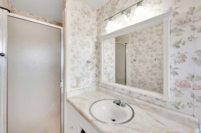 1453 S VALHALLA DR, Clearfield, UT 84015