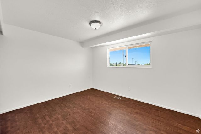 1453 S VALHALLA DR, Clearfield, UT 84015