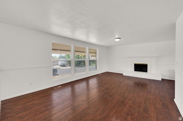 1453 S VALHALLA DR, Clearfield, UT 84015