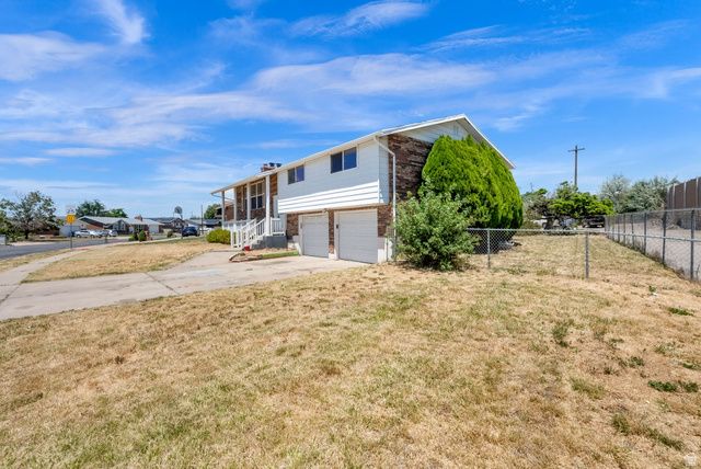 1453 S VALHALLA DR, Clearfield, UT 84015
