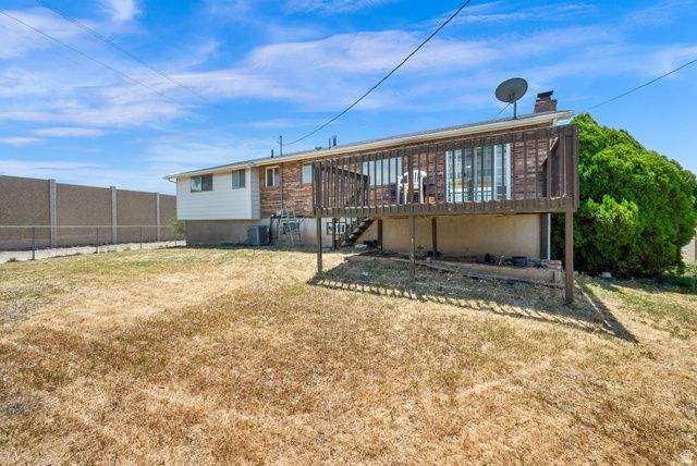 1453 S VALHALLA DR, Clearfield, UT 84015